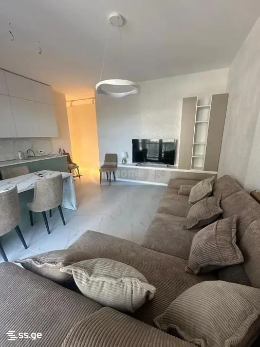 3 room Flat For Rent. Vake