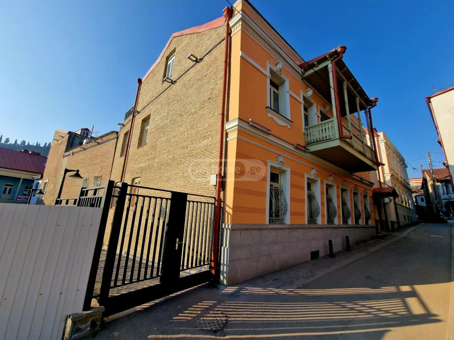 6-комнатная квартира в районе Абанотубани