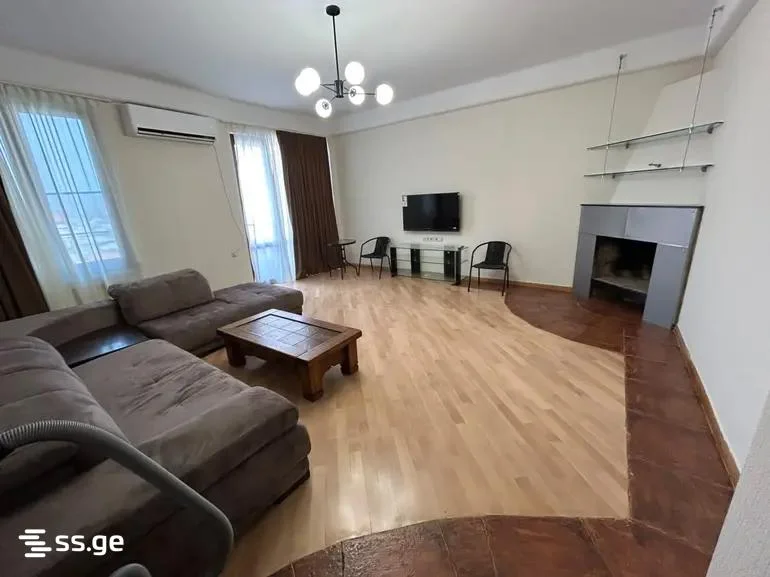 3 room Flat for rent. Vera