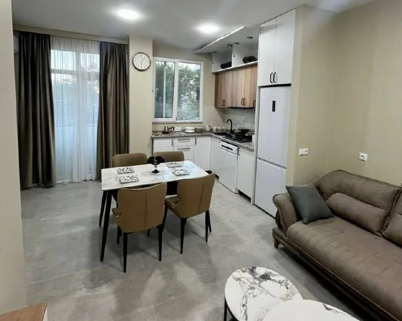 2-комнатная квартира, 60 м², $700