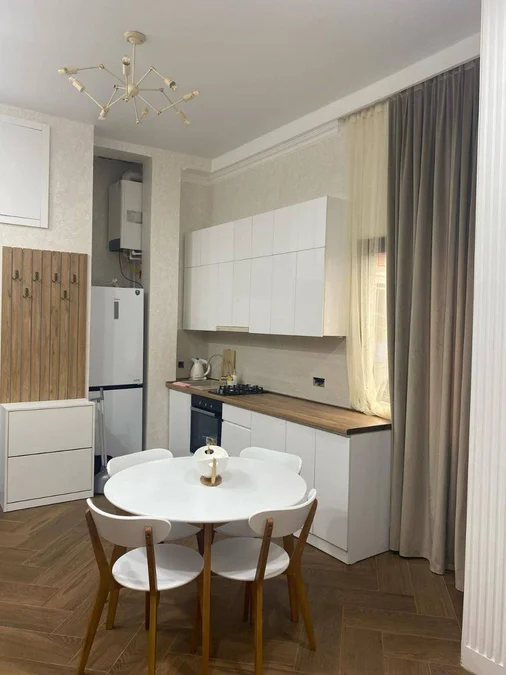 2+1 с видом на море в Старом Батуми, $750