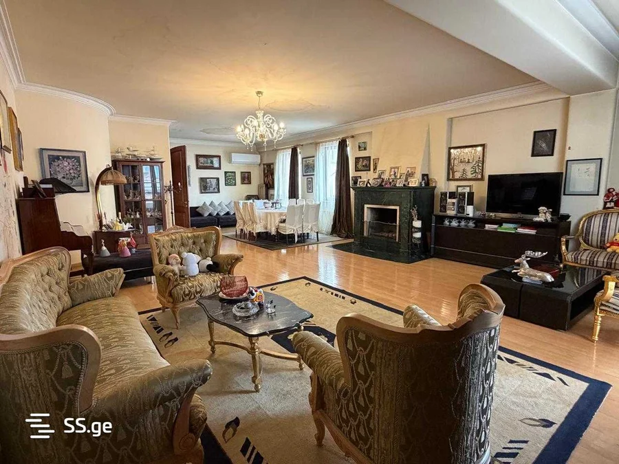 5 room Flat For Sale. Vake