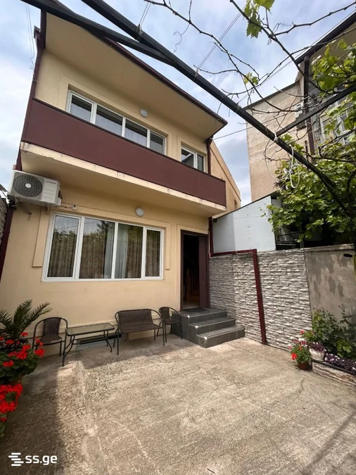 7 room Private House For Sale. Chugureti