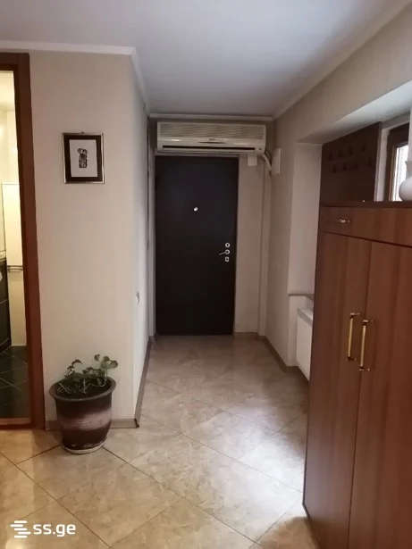 4 room Flat For Rent. Vera