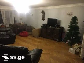 4-комнатная квартира в Тбилиси