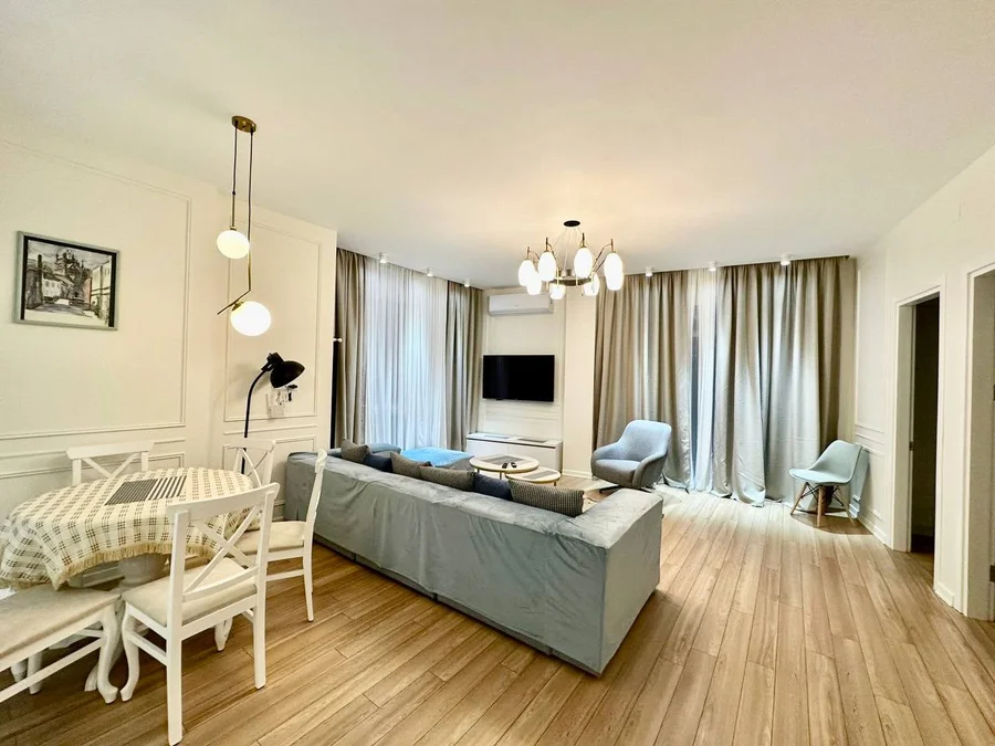 3-комнатная квартира, ул. Ангиса 36, $900