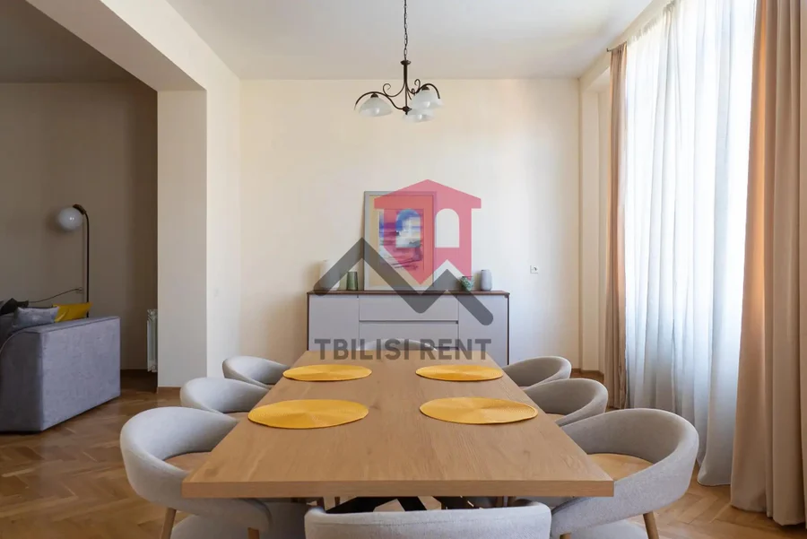 4-комнатная квартира в Ваке, 140 м², $1500