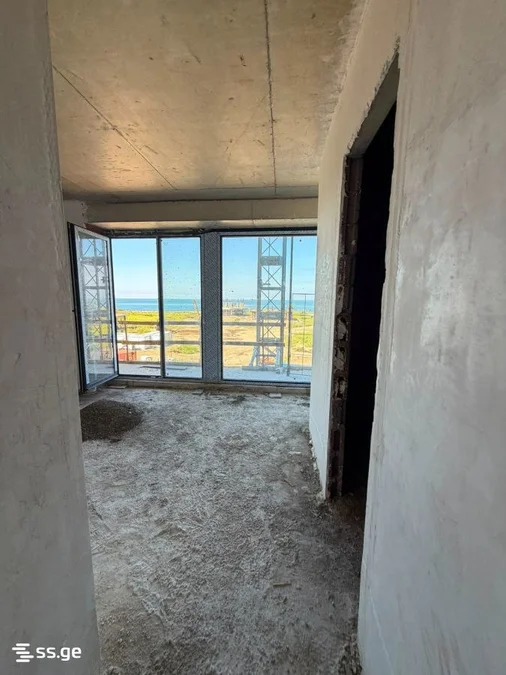 2-комнатная квартира 54 м², первая линия, Цихисдзири