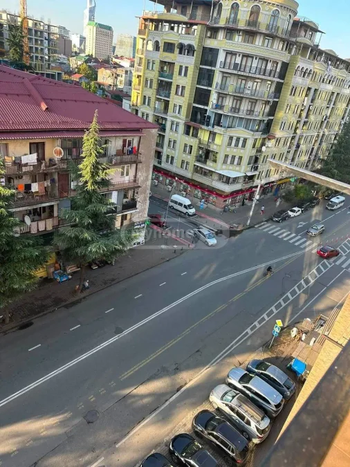 Двухкомнатная квартира в районе Багратиони