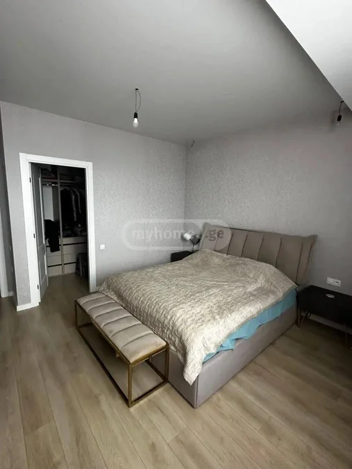 Дом в районе Исани, 7 комнат, $2500