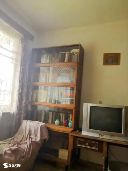 Коммерческое помещение на kaloubani st. 24 Mesame masivi
