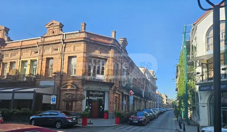 4-комнатная квартира в районе старой