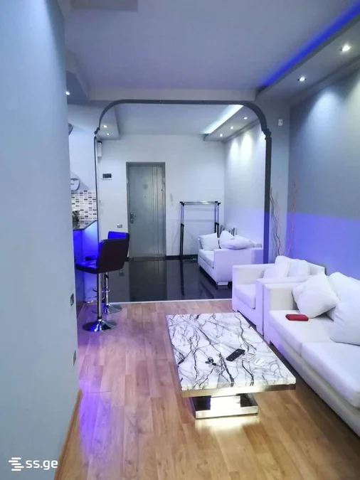 1+1 в комплексе Гумбати, 15 этаж, $500 до июля