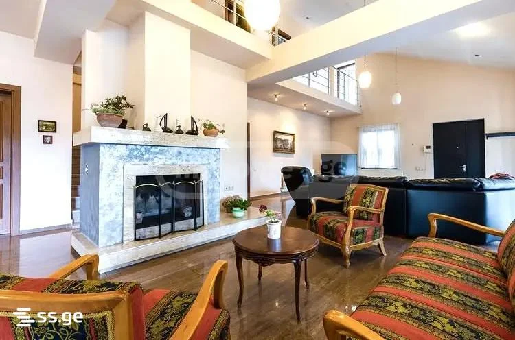 Окрокана ул., 2: 4-комнатная, 250.0 м²