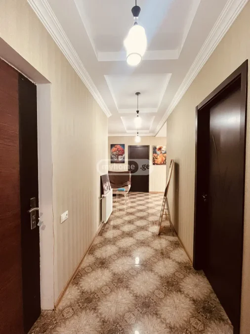 4-комнатная квартира на Агмашенебели, $950