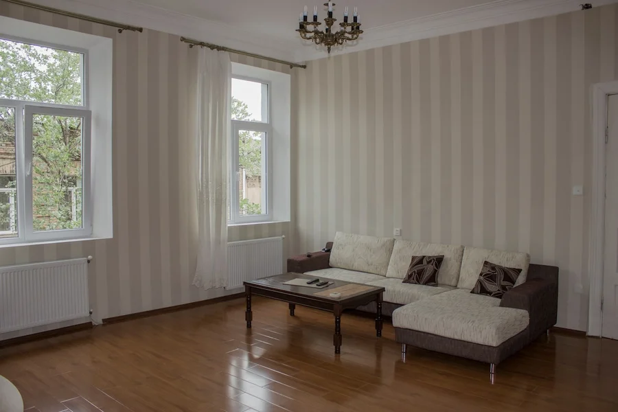 Грегори Хoум в Старом Тбилиси CornerRoom