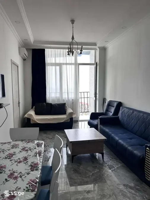 3-комнатная квартира, 57 м², $600
