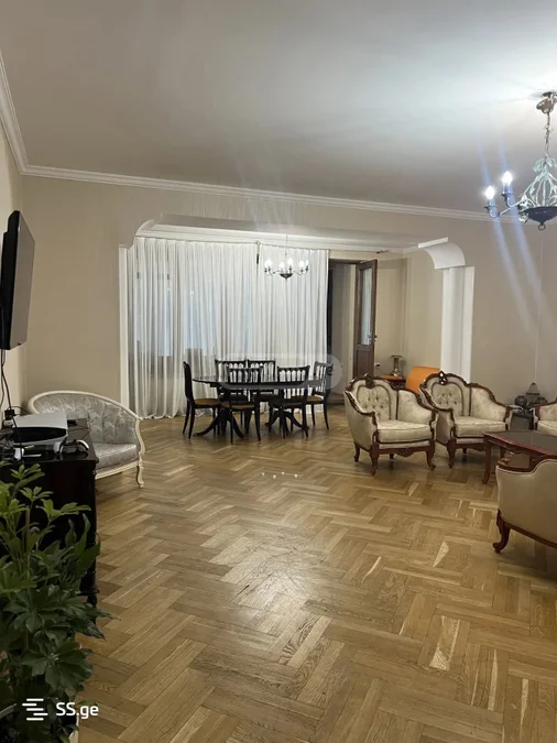 5 room Flat For Sale. Vake