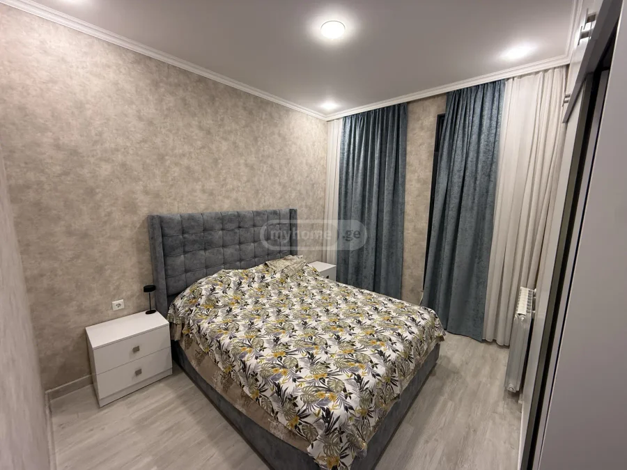 1+1 на Такаишвили улица 2 Bagrationi District