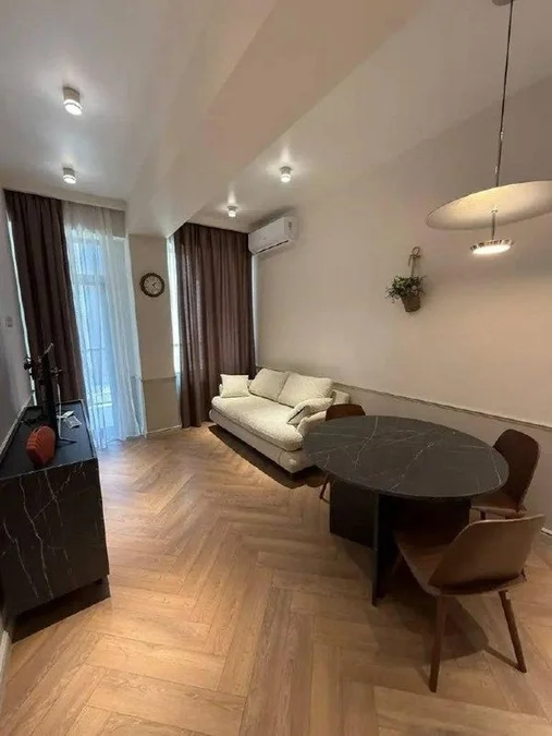 Крыша Развития Исани: 2-комнатная, 64.0 м²