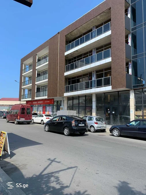 3-комнатная квартира, 80 м², $550