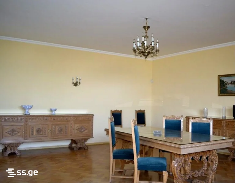 8 room Private House For Sale. Vake