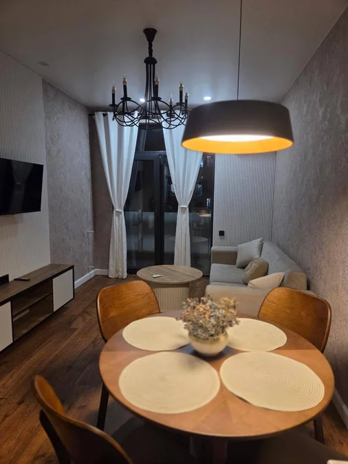 1+1 на улице Пиросмани, $600