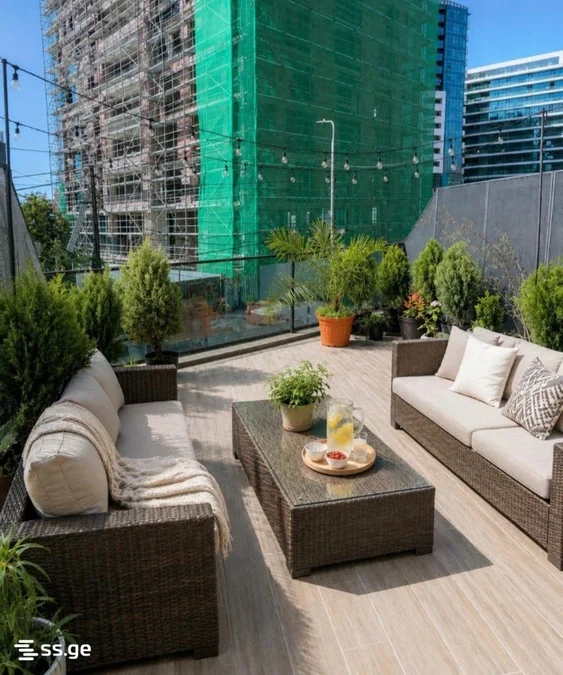 Офисное помещение 205 м² с тремя террасами в Bi Residence