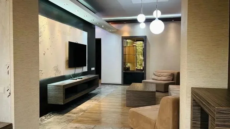 Проспект Константине Гамсахурдia, 75: 4-комнатная, 110.0 м²