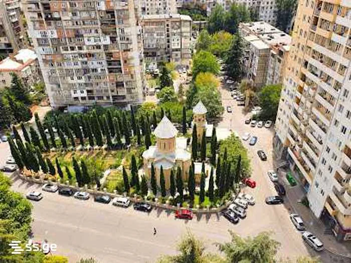 4-комнатная квартира в Тбилиси