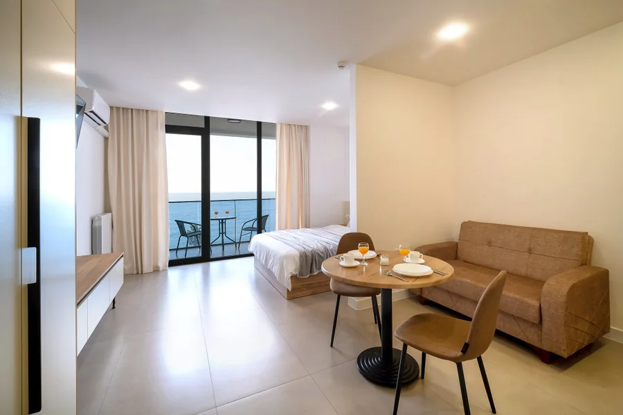 Апартаменты с прямым видом на море в Palm Residence