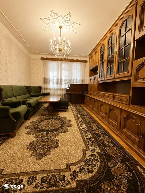 Паркинг на Universiteti St Saburtalo