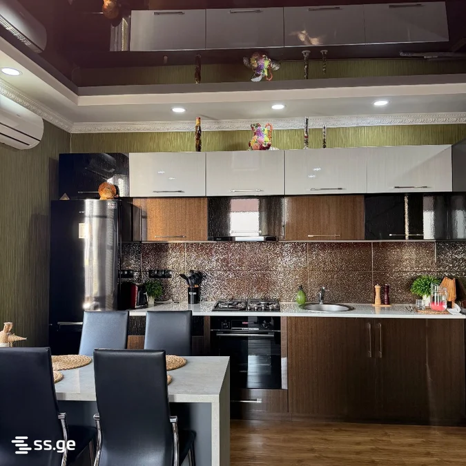 1+1 на улица Давида Агмашенебели 56 Agmashenebeli District