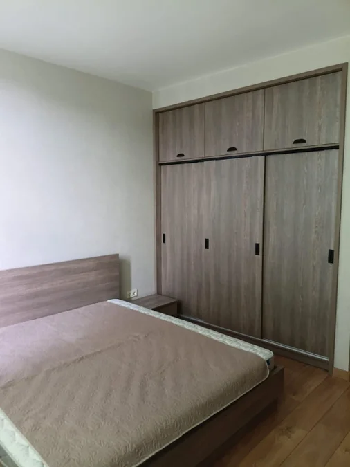 На 6 мес.2+1 возле парка 6 мая $450 с отоплением 555 19 63 99