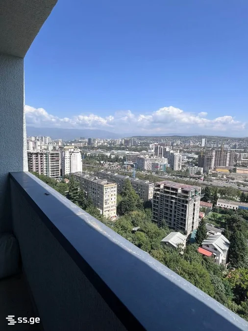 4-комнатная квартира в Тбилиси