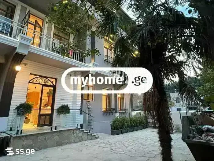 Комната в отеле. Чугурети