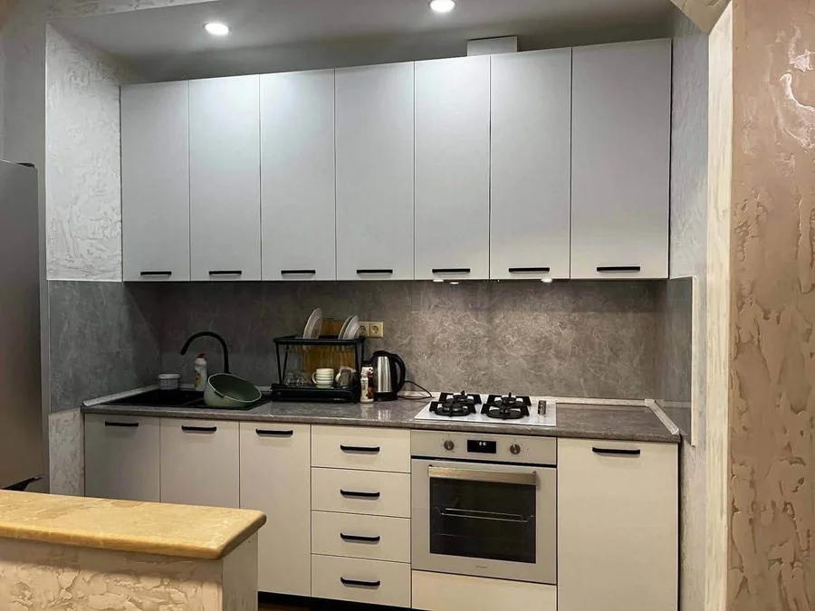 1+1, Район Аэропорта, $500