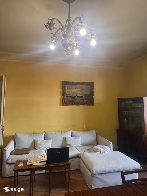 4 room Flat For Sale. Chugureti