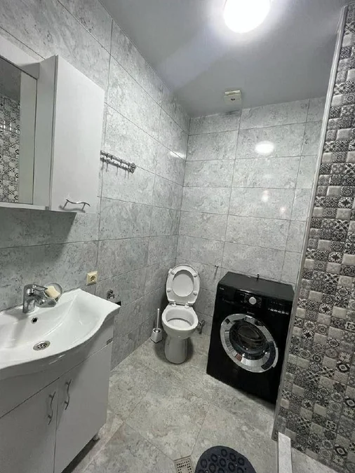 3-комнатная квартира, 66 кв.м, ул. Ангиса 15, $500