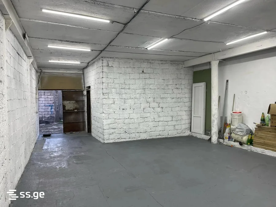 Store-Industrial property For Rent. Didube