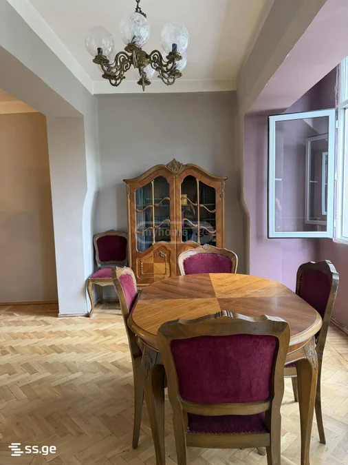 3 room Flat For Rent. Vake