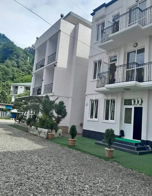 Deni̇z kenarinda ki̇ralik özel ev