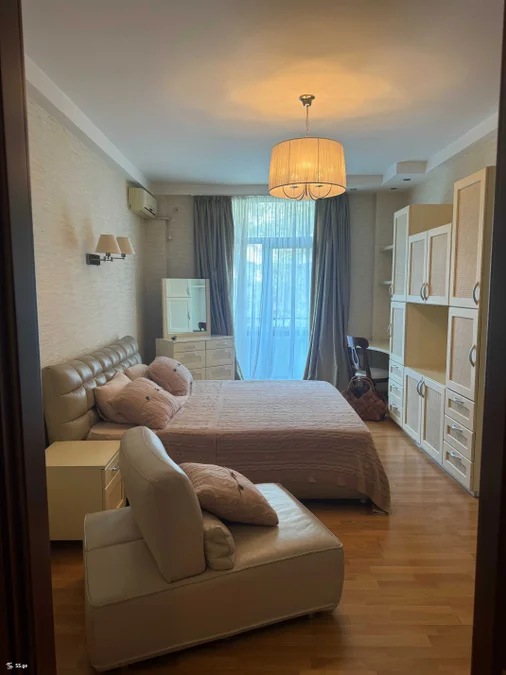 4 room Flat For Rent. Vake