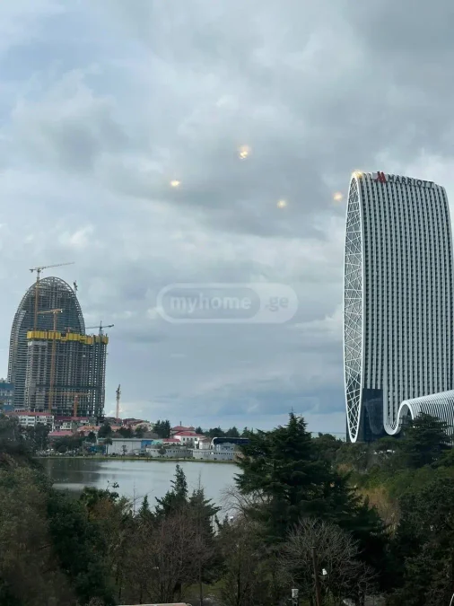 2+1 квартира с видом на парк 6 мая, $1300
