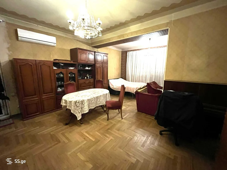 4-комнатная квартира в Тбилиси