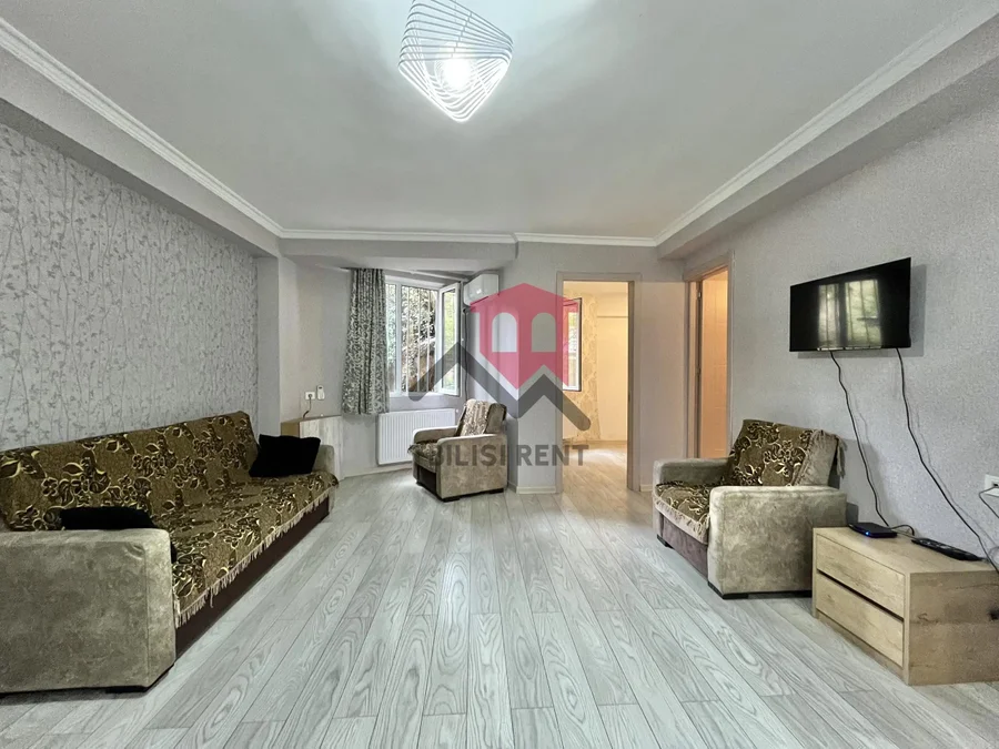 3-комнатная квартира, 53 м², $650