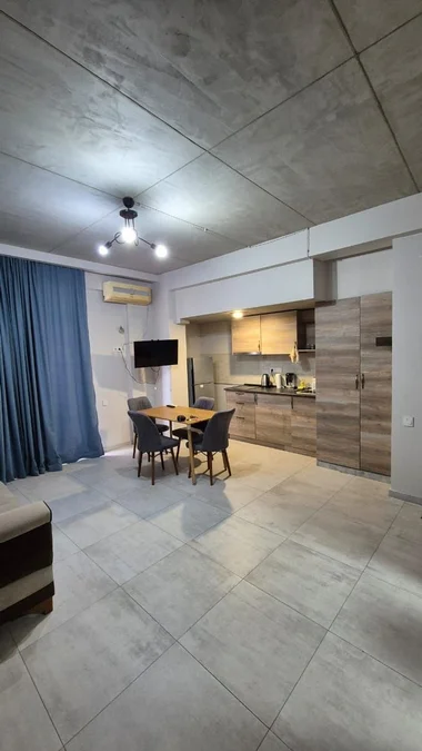 1+1 в парке 6 Мая, $650