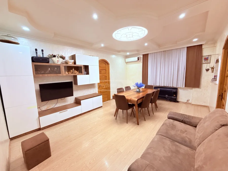 3+1, $178000, Агмашенебели