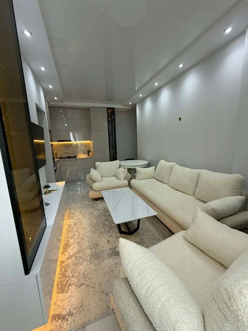 2-комнатная квартира с 1 спальней у Grand Mall, $800