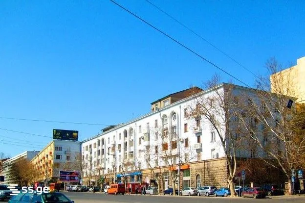 3-комнатная квартира в Тбилиси